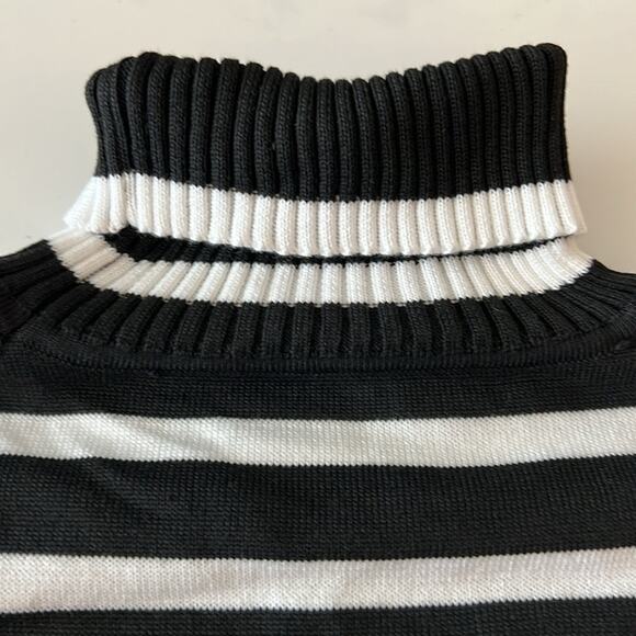 NWT REVOLVE & MINIMALIST lovers COMMENSE black white stripe oversized SWEATER L - Picture 7 of 9